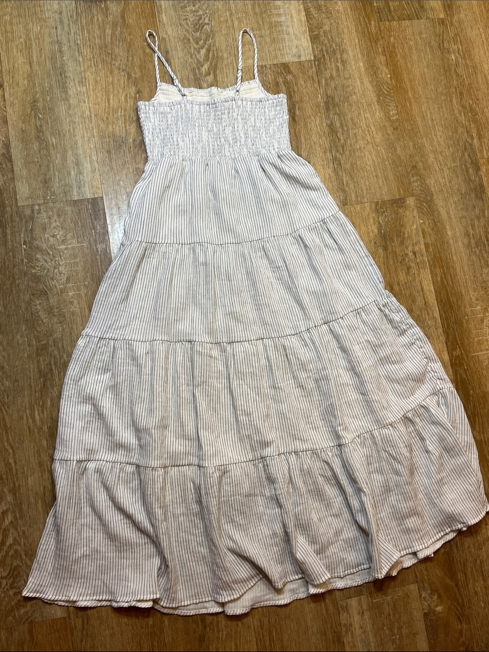Z Supply Cream Striped Maxi Dress Medium M Tiered Smocked Cotton Sleeveless EUC - Picture 8 of 14